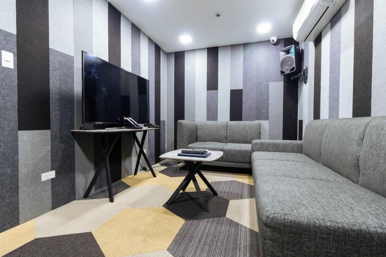 Reddoorz Premium @ South Triangle Quezon City Exteriör bild
