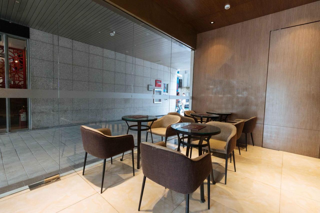Reddoorz Premium @ South Triangle Quezon City Exteriör bild