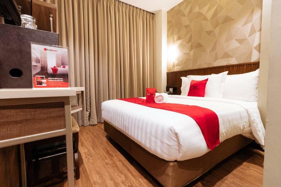 Reddoorz Premium @ South Triangle Quezon City Exteriör bild