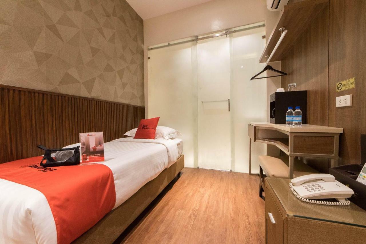 Reddoorz Premium @ South Triangle Quezon City Exteriör bild