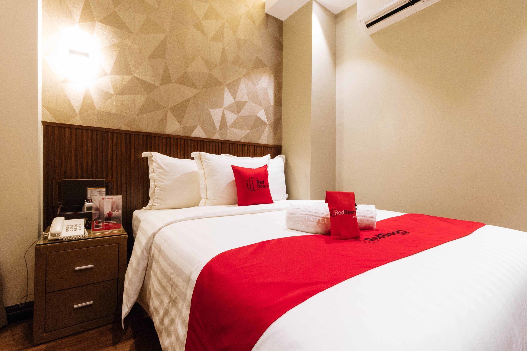 Reddoorz Premium @ South Triangle Quezon City Exteriör bild